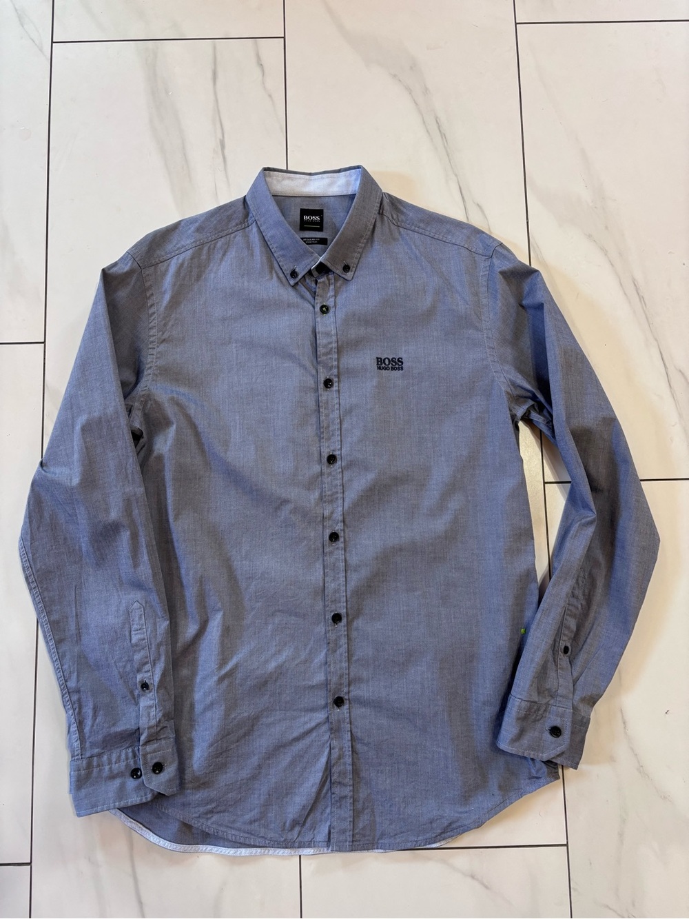 Hugo Boss regular fit Dress Shirt size large - like new!